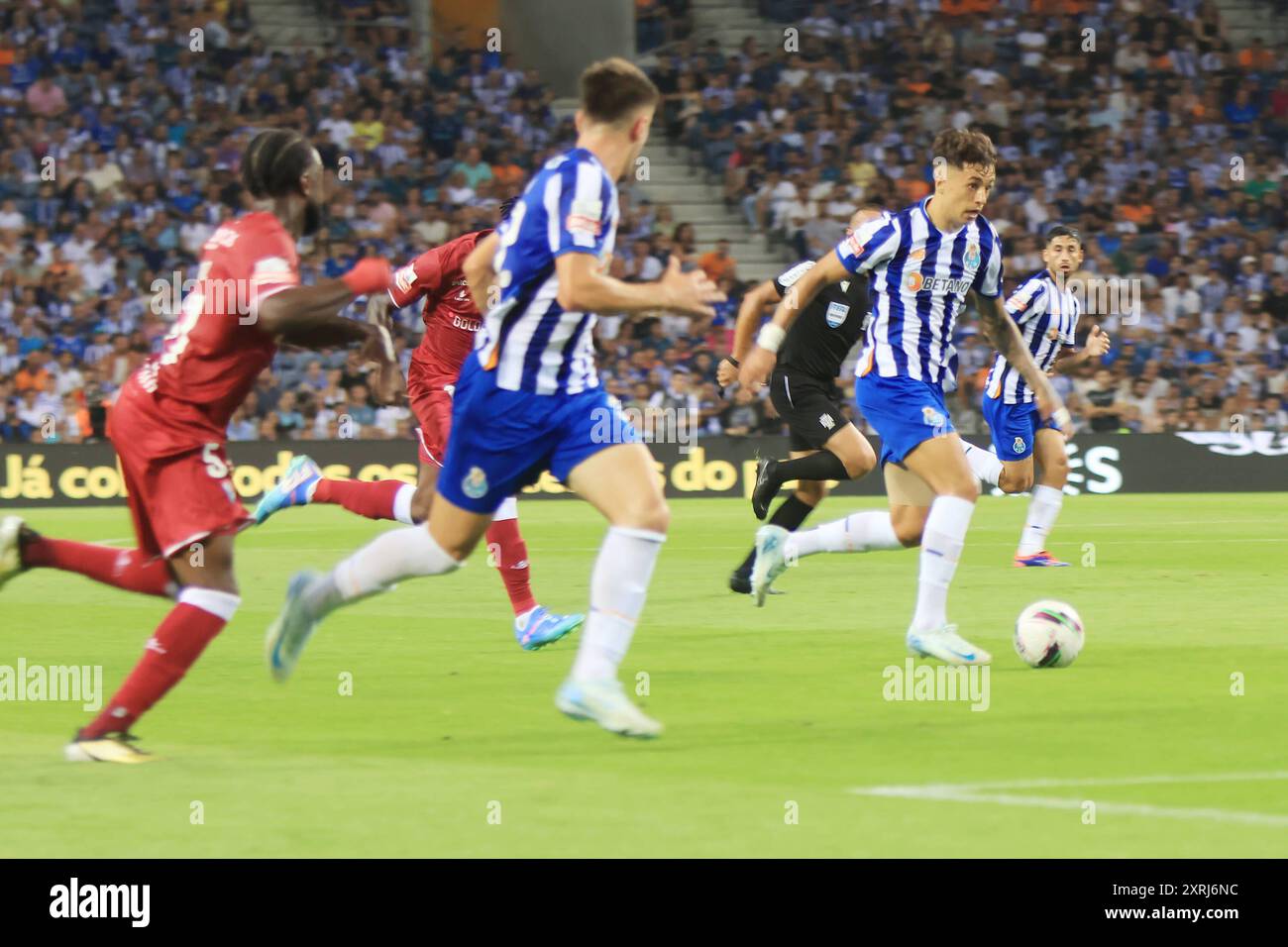 FC porto vs gil vicente fc Porto pt, 08/2024 - fc porto x gil vicente/liga/portugal - der fc porto war Gastgeber des fc porto im Dragao-Stadion in der Stadt porto pt, in einem Spiel, das für die 1. Runde der portugiesischen Liga 2024/25 gültig war. Foto: Raurino Monteiro/ATO Press/IMAGO GERAL FC porto vs gil vicente fc porto Copyright: XRAURINOxMONTEIROx Stockfoto