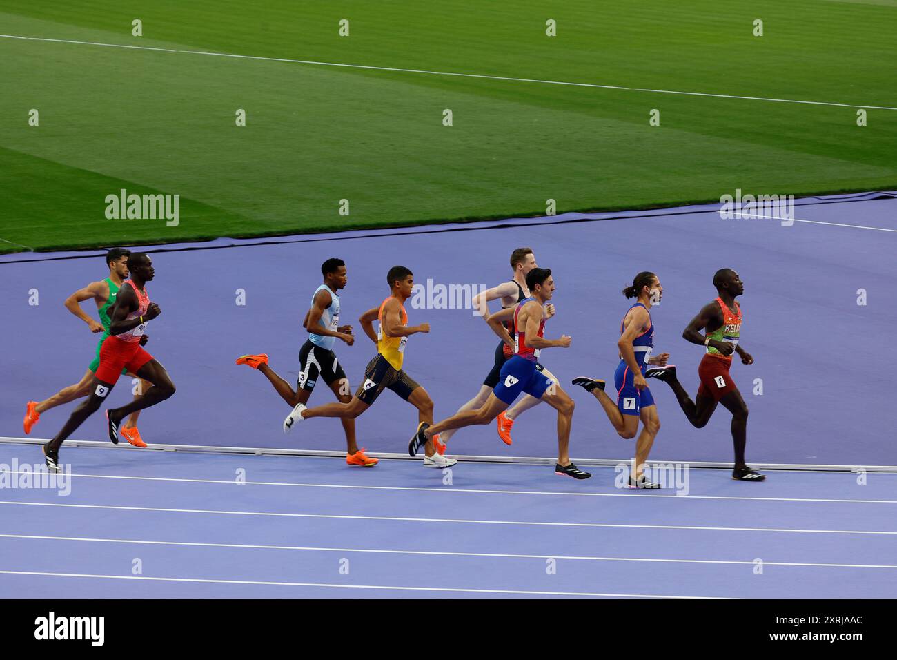 WANYONYI Emmanuel von Kenia, TUAL Gabriel von Frankreich, Athletics Men's 800m Final während der Olympischen Spiele Paris 2024 am 10. August 2024 im State de France in Saint Denis, Frankreich - Foto Gregory Lenormand/DPPI Media/Panorama Credit: DPPI Media/Alamy Live News Stockfoto