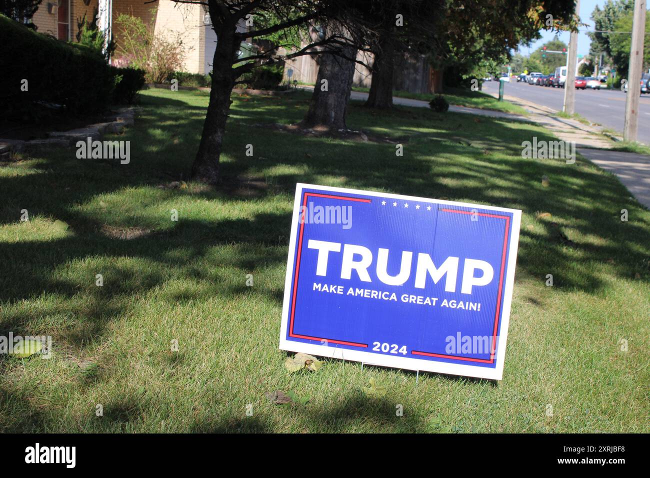 Trump macht Amerika wieder groß 2024 Rasenschild in Park Ridge, Illinois Stockfoto