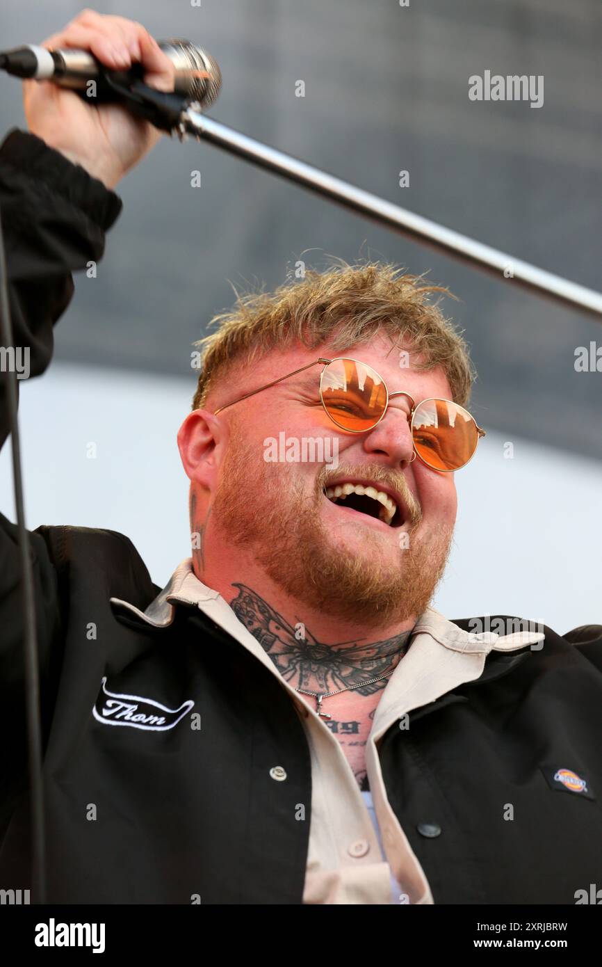 Rochdale, Großbritannien. August 2024. Die Lotteriegewinner treten beim Feelgood Festival auf. Es war ihr zweiter Auftritt auf dem Festival, der vor zehn Jahren hier auftrat. Rochdale, Großbritannien. Quelle: Barbara Cook/Alamy Live News Stockfoto