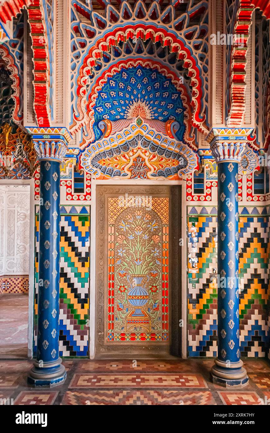 Schloss Sammezzano, Inneres. Halle der Lilien. Reggello, Toskana, Italien. Stockfoto