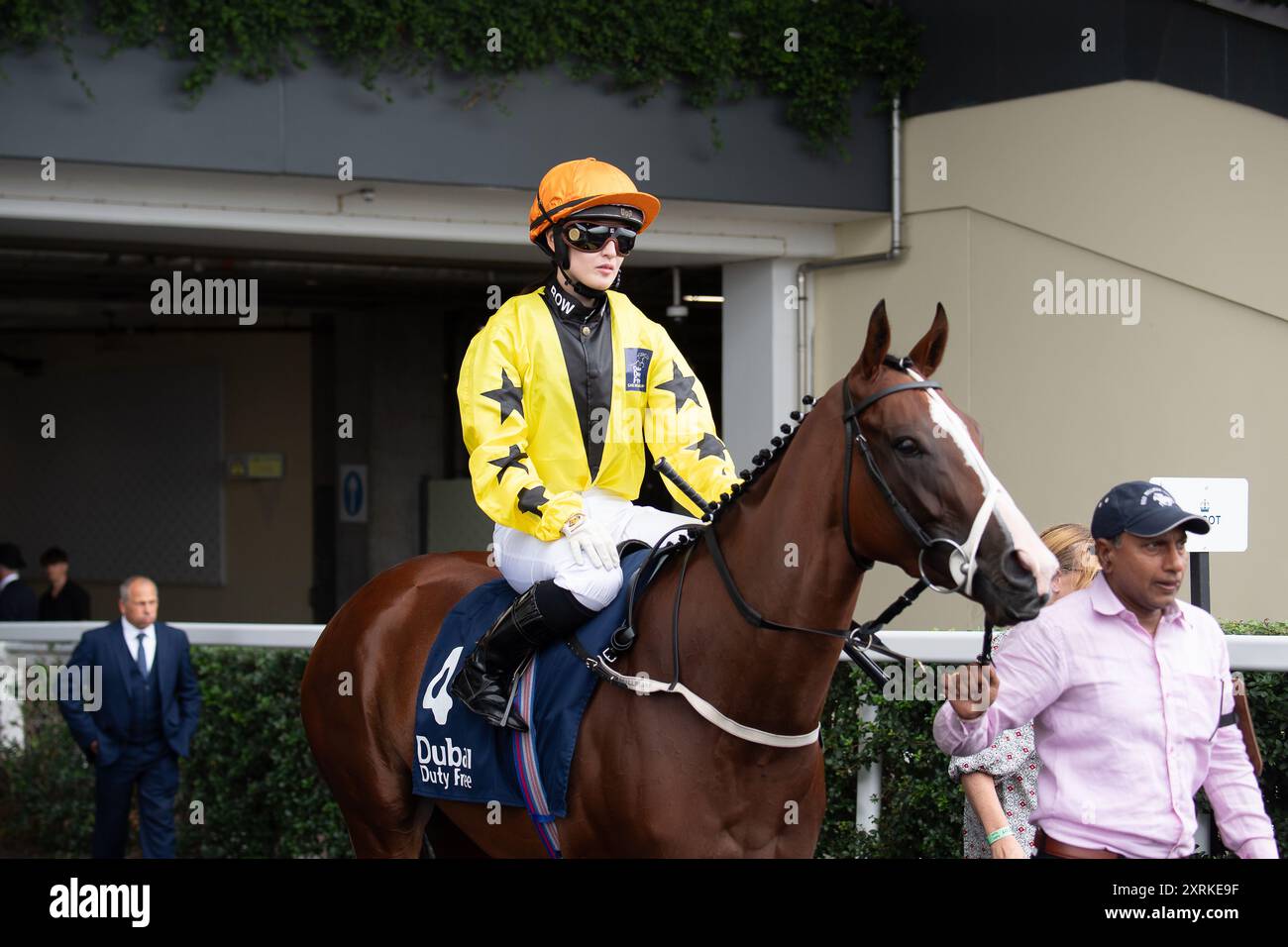 August 2024. ADAAY IN DEVON fährt mit Jockey Nanako Fujita auf die Rennstrecke für den Dubai Duty Free Shergar Cup Dash (Klasse 2 Handicap) beim Dubai Duty Free Shergar Cup auf der Ascot Racecourse in Berkshire. Besitzer Horniwinks Racing Syndicate, Trainer Rod Millman, Cullompton, Züchter Horniwinks Racing Club, Sponsor Millman Racing Club, Rod Millman Racing Ltd Kredit: Maureen McLean/Alamy Stockfoto
