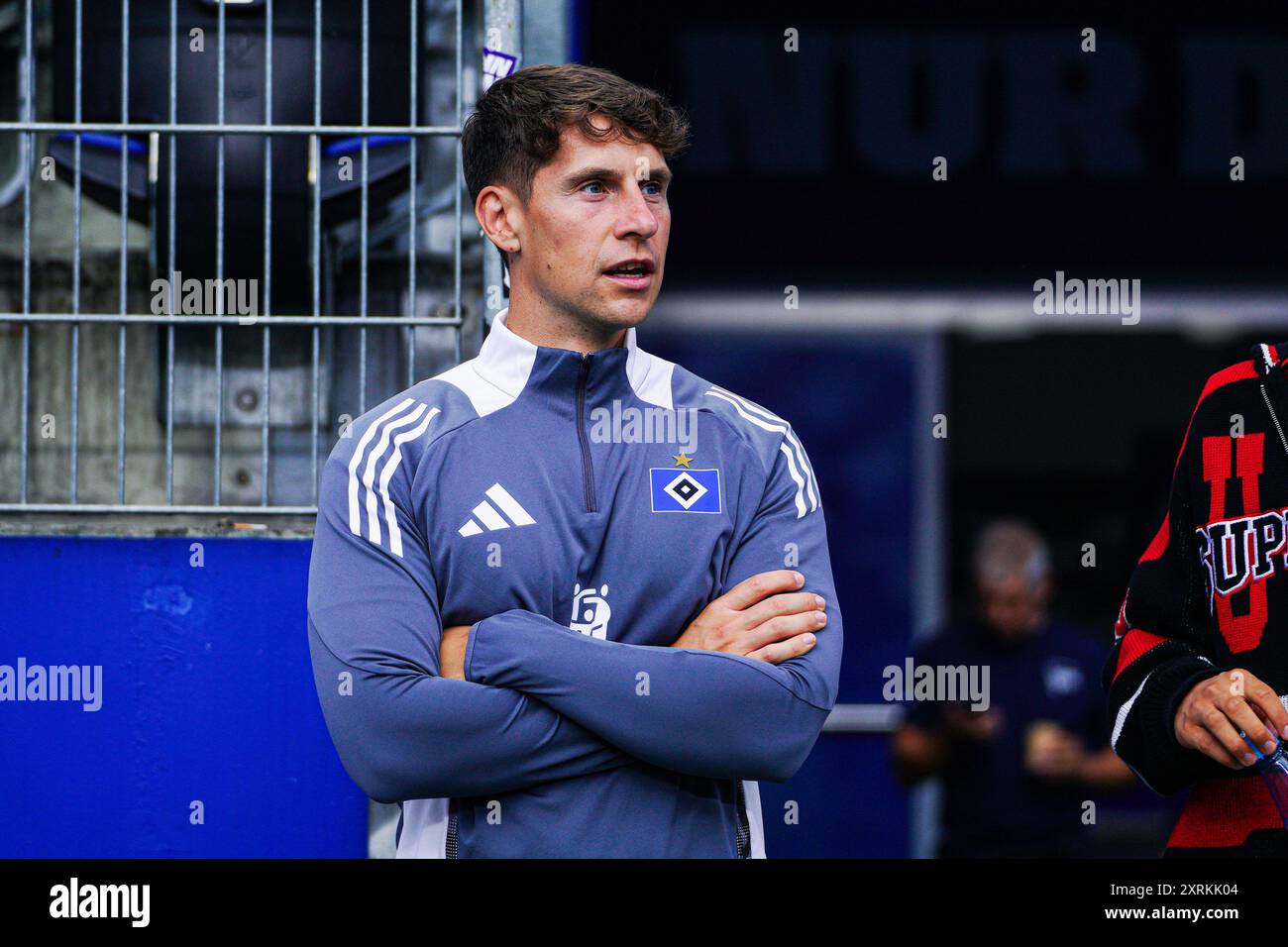 Loic Fave (Hamburger SV II, Trainer) GER, Hamburger SV vs. Hertha BSC, Fussball, 2. Bundesliga, Spieltag 2, Saison 2024/2025, 10.08.2024 DFL-VORSCHRIFTEN VERBIETEN JEDE VERWENDUNG VON FOTOGRAFIEN ALS BILDSEQUENZEN UND/ODER QUASI-VIDEO Foto: Eibner-Pressefoto/Marcel von Fehrn Stockfoto