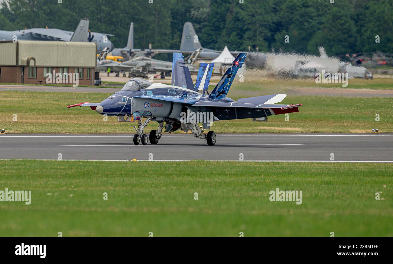 RCAF CF-18 Demonstrationsteam zeigt sich auf dem Royal International Air Tattoo Stockfoto