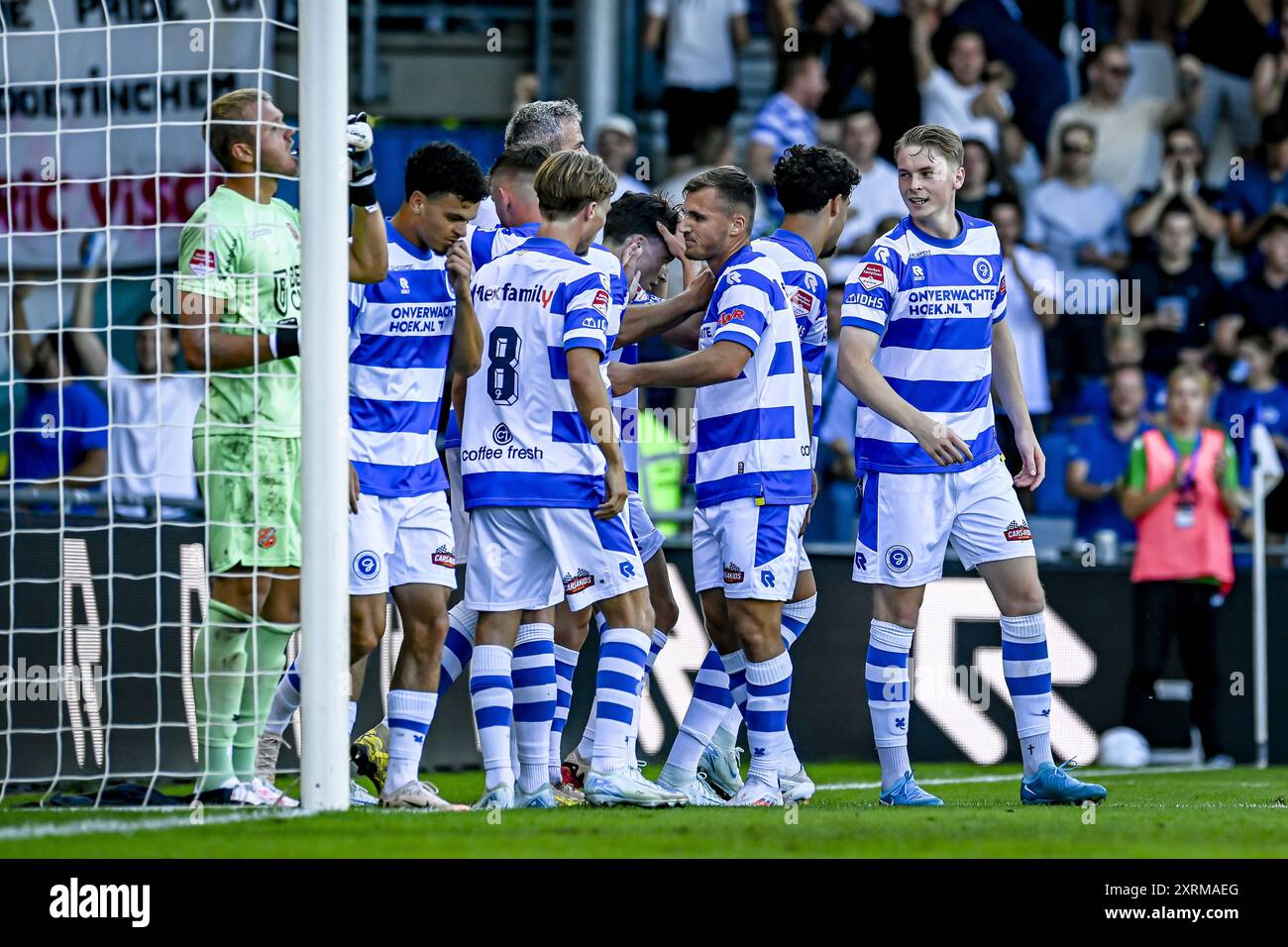 Doetinchem, Nederland. August 2024. DOETINCHEM, 11-08-2024, Stadion de Vijverberg, niederländischer Keuken Kampioen Divisie Football, Saison 2024/2025, Spiel zwischen de Graafschap und Volendam. Spieler von de Graafschap feiern das Tor von de Graafschap Spieler Jesse van de Haar 2-0 Credit: Pro Shots/Alamy Live News Stockfoto