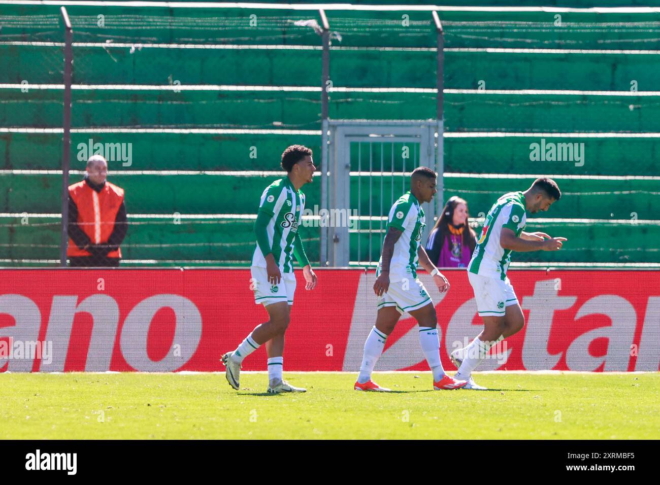 RS - CAXIAS DO SUL - 08/11/2024 - BRASILIANISCHER A 2024, JUVENTUDE x BOTAFOGO - Ronie Carrillo, Juventude-Spieler, feiert sein Tor mit Spielern seines Teams während eines Spiels gegen Botafogo im Stadion Alfredo Jaconi für die brasilianische A 2024-Meisterschaft. Foto: Luiz Erbes/AGIF (Foto: Luiz Erbes/AGIF/SIPA USA) Stockfoto