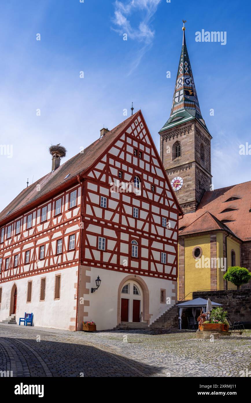 Kirche in der historischen Altstadt von Wolframs-Eschenbach (Franken, Deutschland) Stockfoto