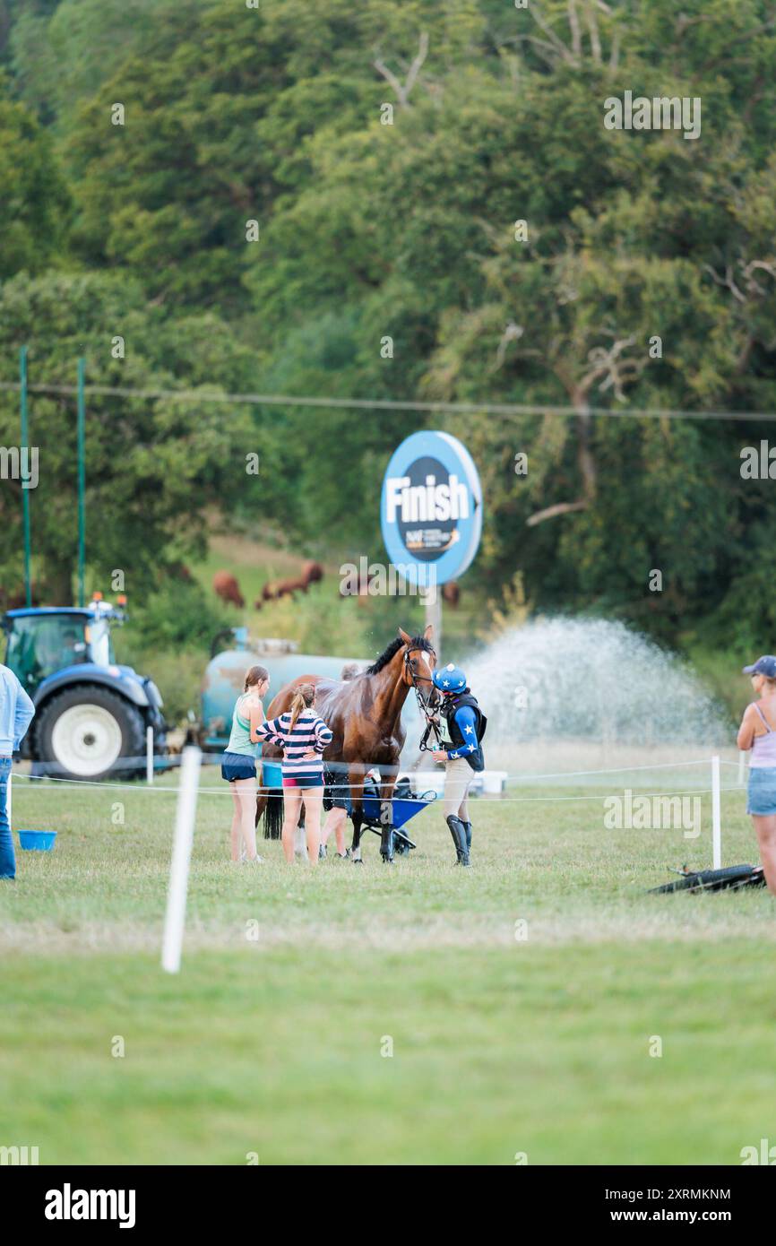 Emily Gieron aus Großbritannien mit Cyber shot während des CCI3*L Crosscountry bei den NAF Five Star International Hartpury Horse Trials am 10. August 2024 in Hartpury, Großbritannien (Foto: Maxime David - MXIMD Pictures) Stockfoto