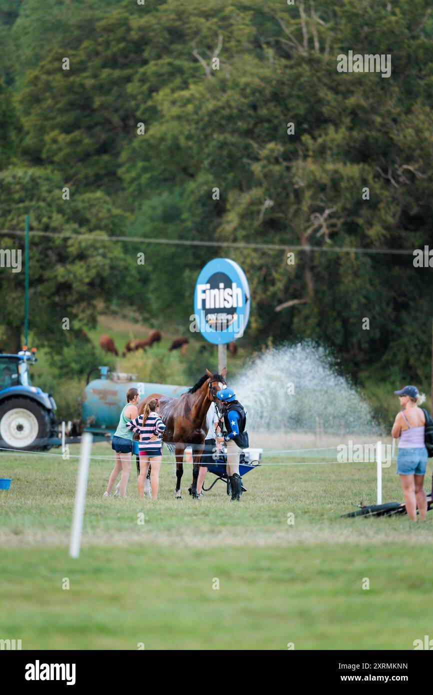 Emily Gieron aus Großbritannien mit Cyber shot während des CCI3*L Crosscountry bei den NAF Five Star International Hartpury Horse Trials am 10. August 2024 in Hartpury, Großbritannien (Foto: Maxime David - MXIMD Pictures) Stockfoto