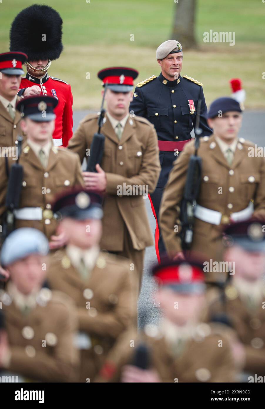 Honorary Colonel Bear Grylls OBE während der Graduation Parade on Intake 74 & 75 am Army Foundation College in Harrogate am 8. August 2024. Stockfoto