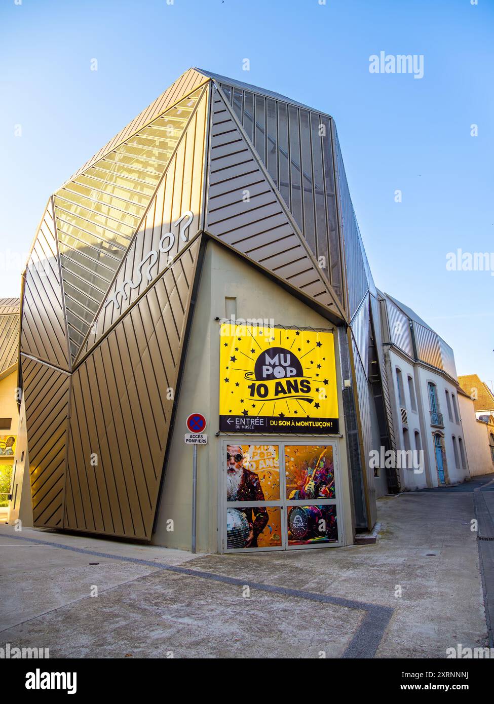 Montlucon, Frankreich - 18. Juli 2024: Das Mupop-Museum, auch bekannt als Museum für populäre Musik, ist eine kulturelle Einrichtung in Montlucon Stockfoto