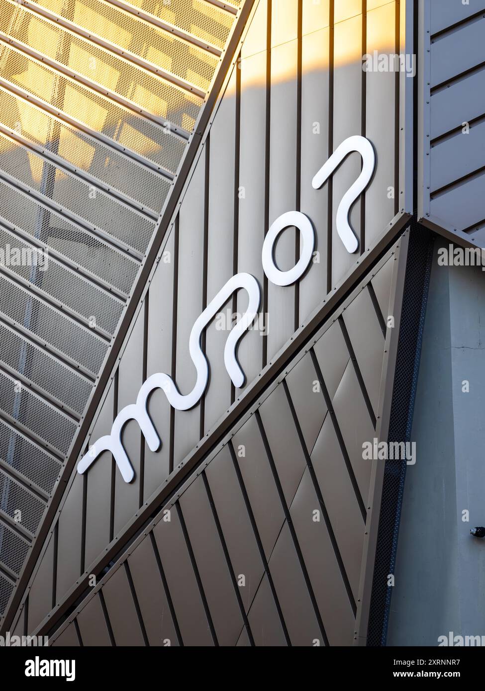 Montlucon, Frankreich - 18. Juli 2024: Das Mupop-Museum, auch bekannt als Museum für populäre Musik, ist eine kulturelle Einrichtung in Montlucon Stockfoto