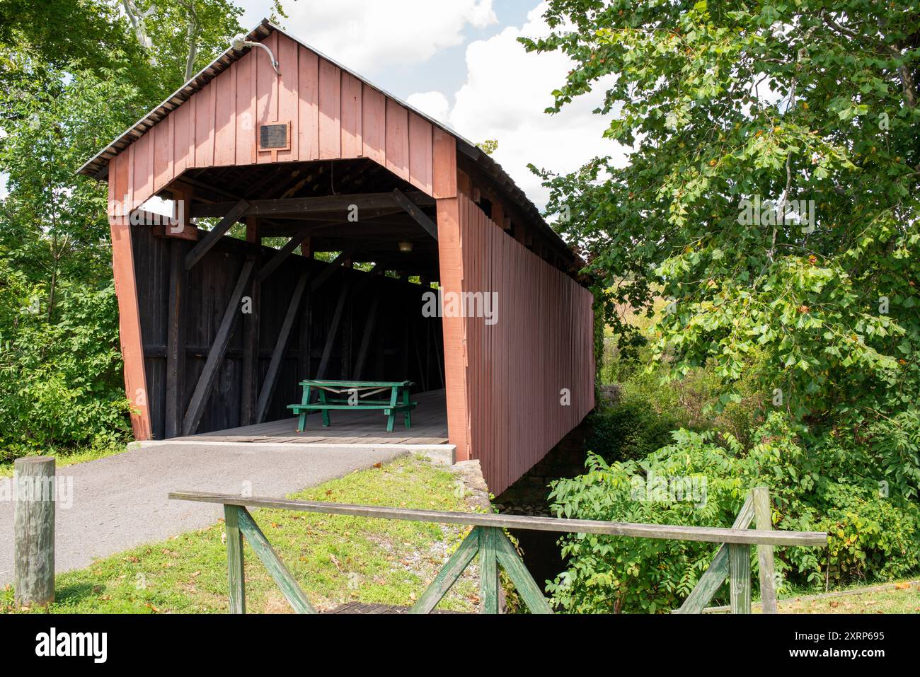 Simpson Creek Covered Bridge of Bridgeport, West Virginia Stockfoto