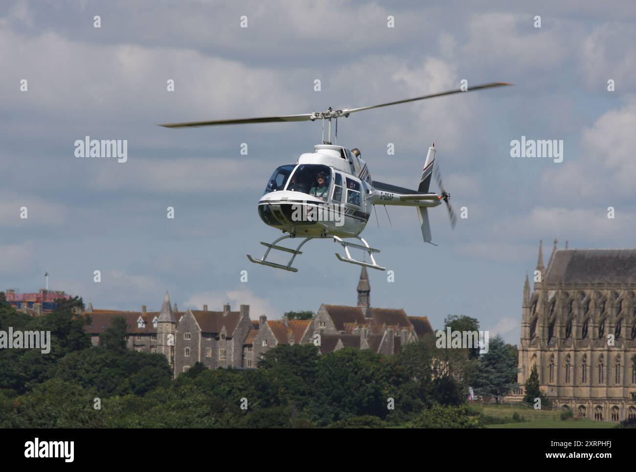 Ein Bell 206 Jetranger Hubschrauber am Flughafen Brighton City Stockfoto