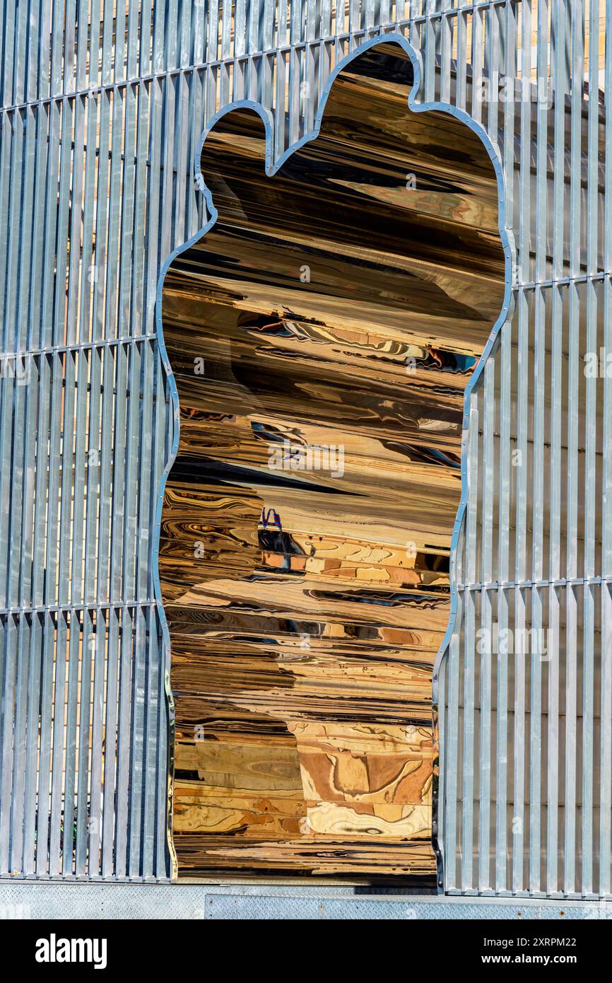 Bogenkäfig-ähnliche Skulptur des Künstlers Ai Weiwei aus dem Jahr 2017. Die Skulptur befindet sich vor dem Stockholmer Nationalmuseum. Schweden. Stockfoto