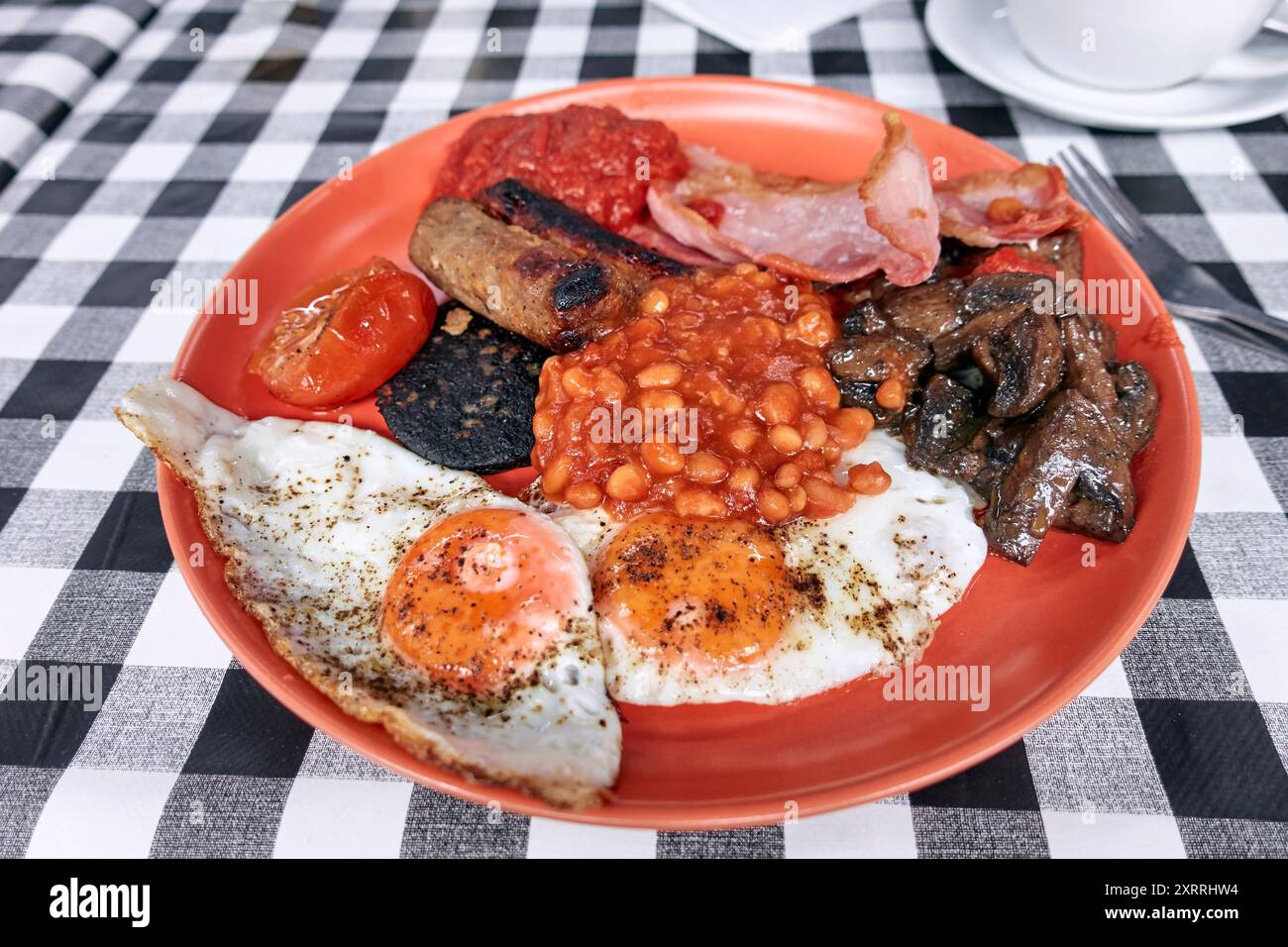 Komplettes englisches Frühstück mit allen Extras. England Großbritannien Stockfoto