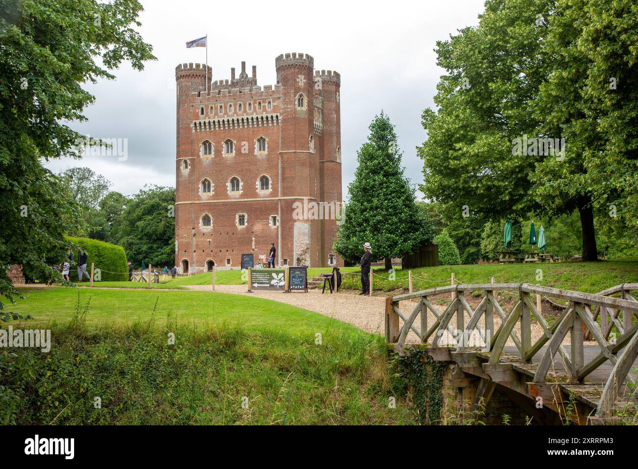 Tattershall Castle eine Burg aus rotem Backstein aus dem 15. Jahrhundert im Dorf Tattershall Lincolnshire England Stockfoto