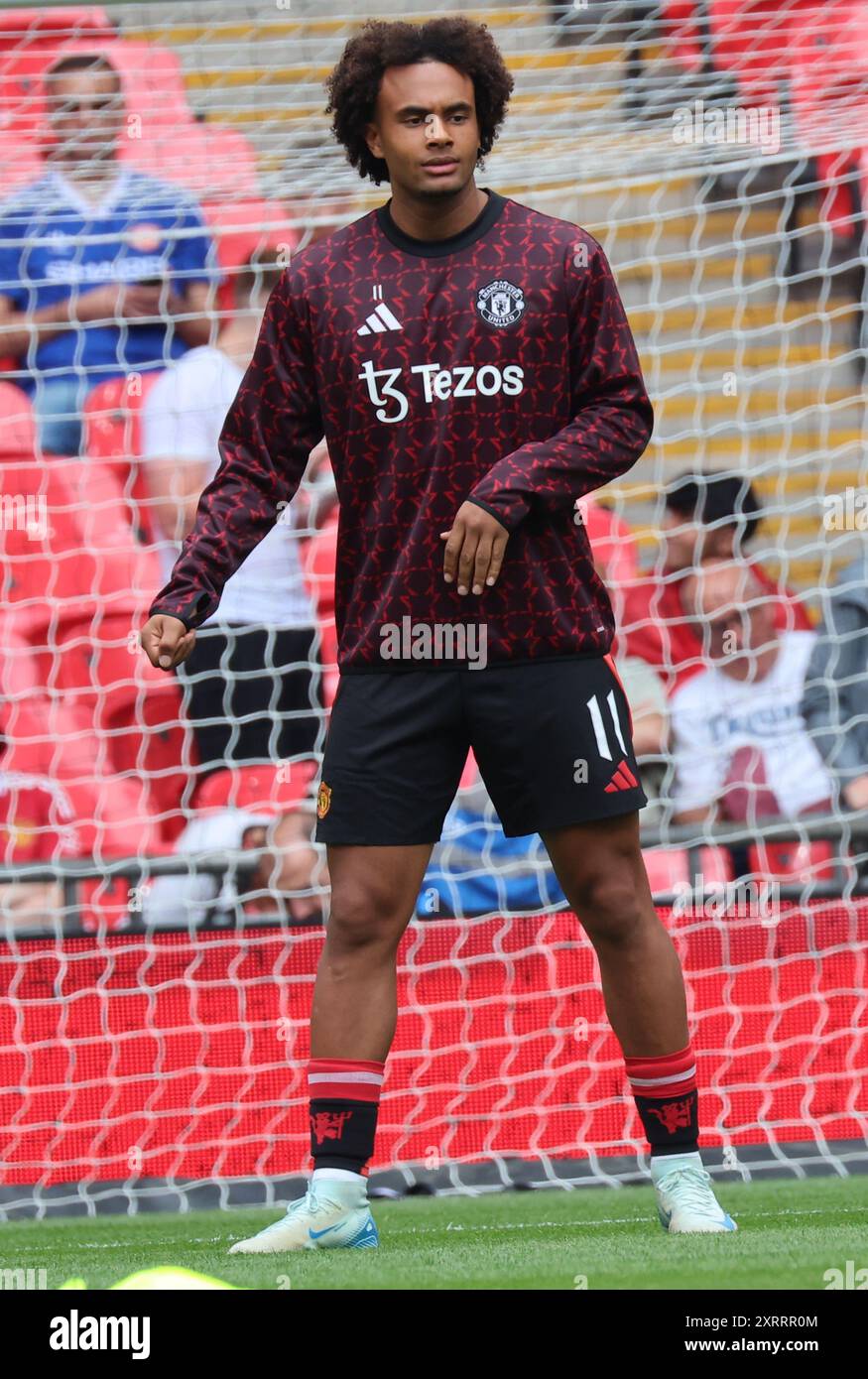 London, Großbritannien. August 2024. LONDON, ENGLAND - 10. AUGUST: Joshua Zirkzee von Manchester United während des Vorspiels während des FA Community Shield zwischen Manchester City und Manchester United im Wembley Stadium am 10. August 2024 in London. Quelle: Action Foto Sport/Alamy Live News Stockfoto