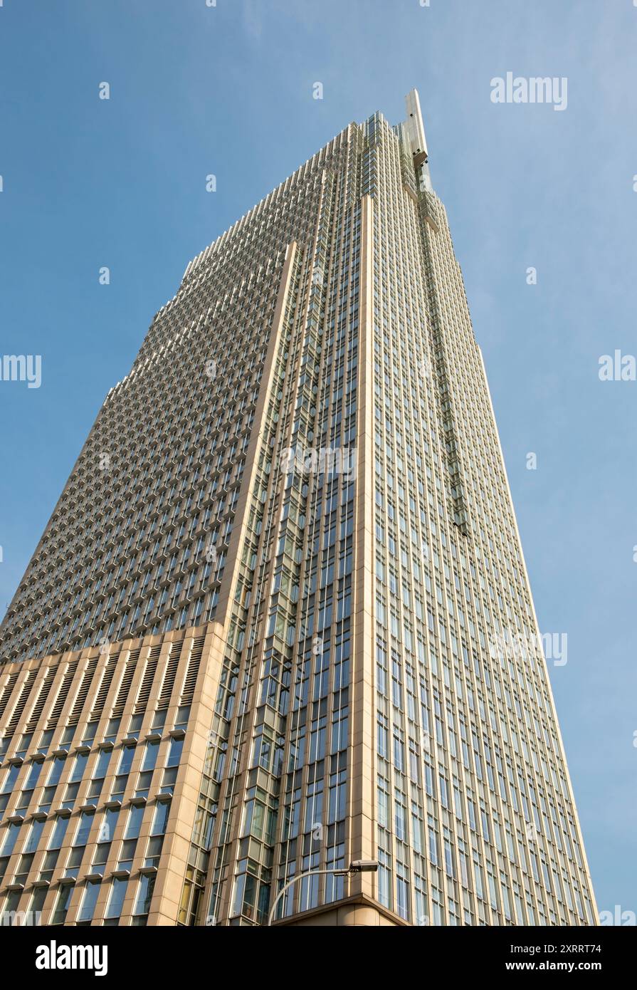 Flacher Blick auf den Vietcombank Tower, Saigon - Ho Chi Minh City, Vietnam Stockfoto