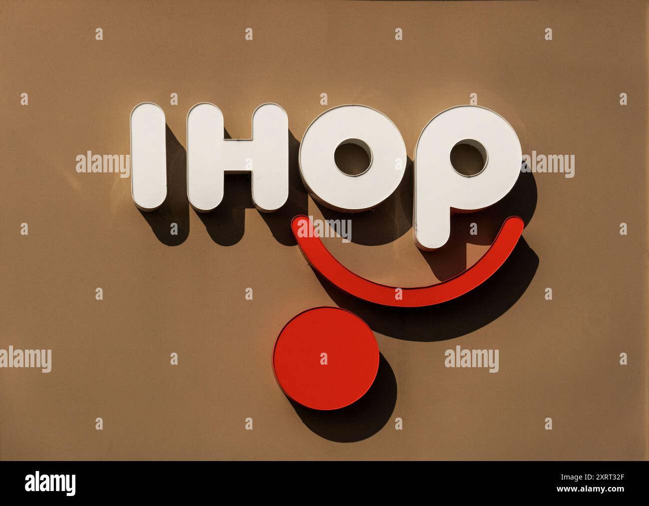 IHOP-Schild am Gebäude in Augusta Maine Stockfoto