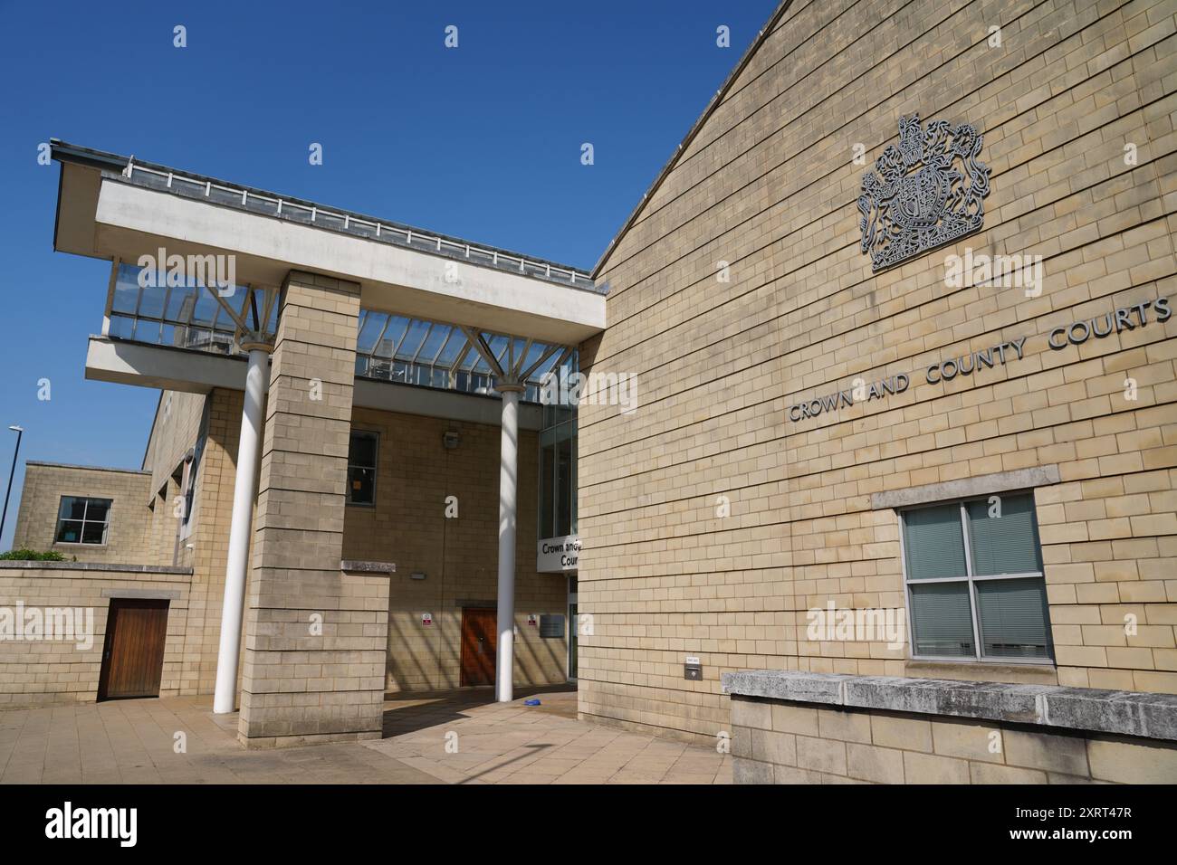 Eine allgemeine Ansicht des Northampton Crown Court, in der Lucy Connolly, die Ehefrau des konservativen Stadtrates Raymond Connolly aus West Northamptonshire, wegen eines Tweets, der zu Angriffen auf Asylsuchende aufruft, wegen eines Verlags der Veröffentlichung von Schriftmaterial zur Aufstachelung des Rassenhasses angeklagt wird. Bilddatum: Montag, 12. August 2024. Stockfoto