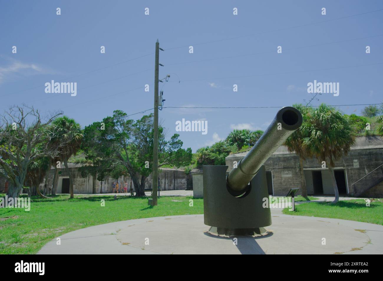 Alte historische Militärkanonen und Mörser im Fort DeSoto Park in Florida. Küstenschutz Geschütze Artillerie. Tampa Bay vor anderen schützen. Stockfoto