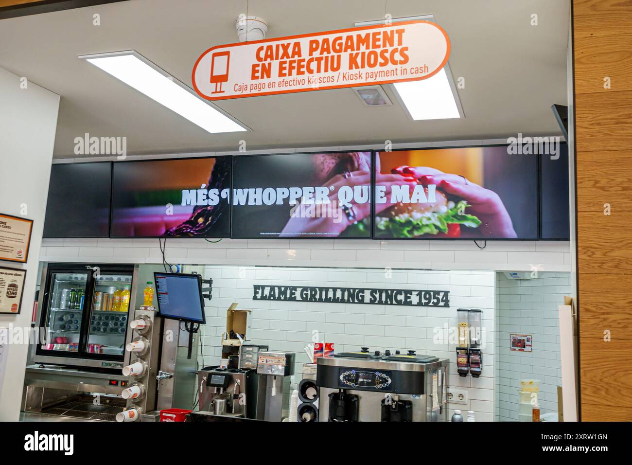 Barcelona Spanien, Katalonien Catalunya, Carrer de Cartagena Horta-Guinardo, Burger King Fast Food Hamburger Restaurant, innen, Schilder bestellen am Kiosk Stockfoto