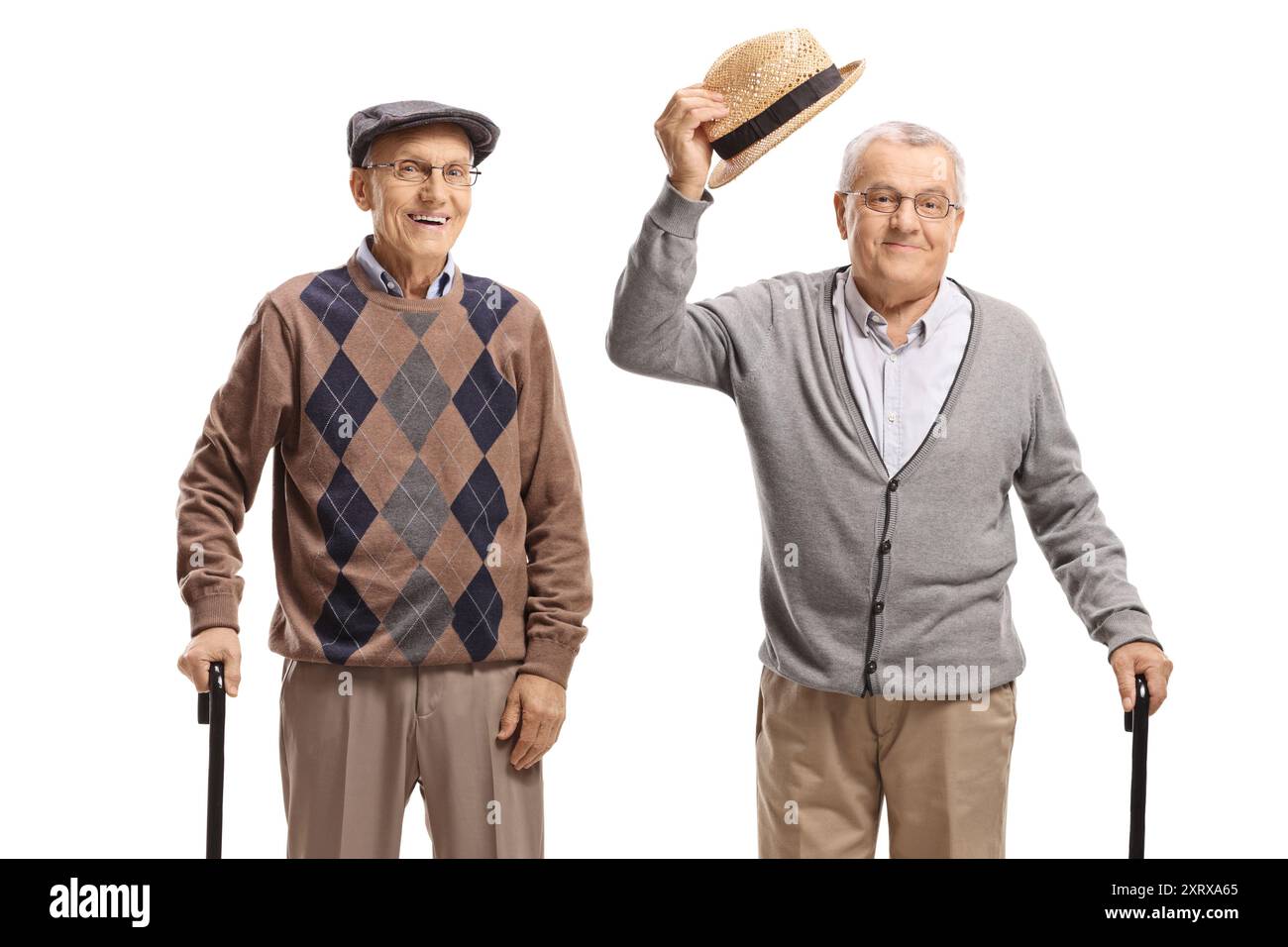 Ältere Männer mit Gehstöcken, ein Gruß mit seinem Hut isoliert auf weißem Hintergrund Stockfoto