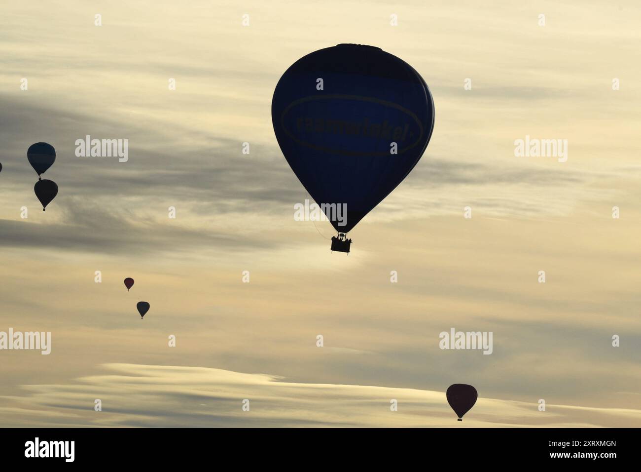 Heißluftballons, Bristol Ballon fiesta 2024, Fly Navy Ballon, Ballonflug, Ballonfahrt, Bristol, internationale Ballon-fiesta, Fly Navy Ballons Stockfoto