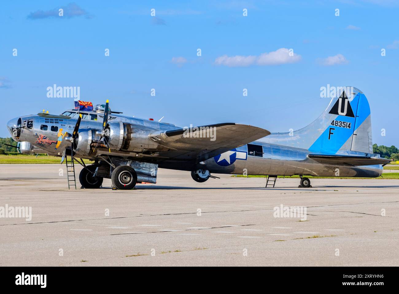 Boeing B-17 Flying Fortress Oldtimer-Bomberflugzeug, sentimental Journey, restaurierte B17 USA-Flugzeuge Stockfoto