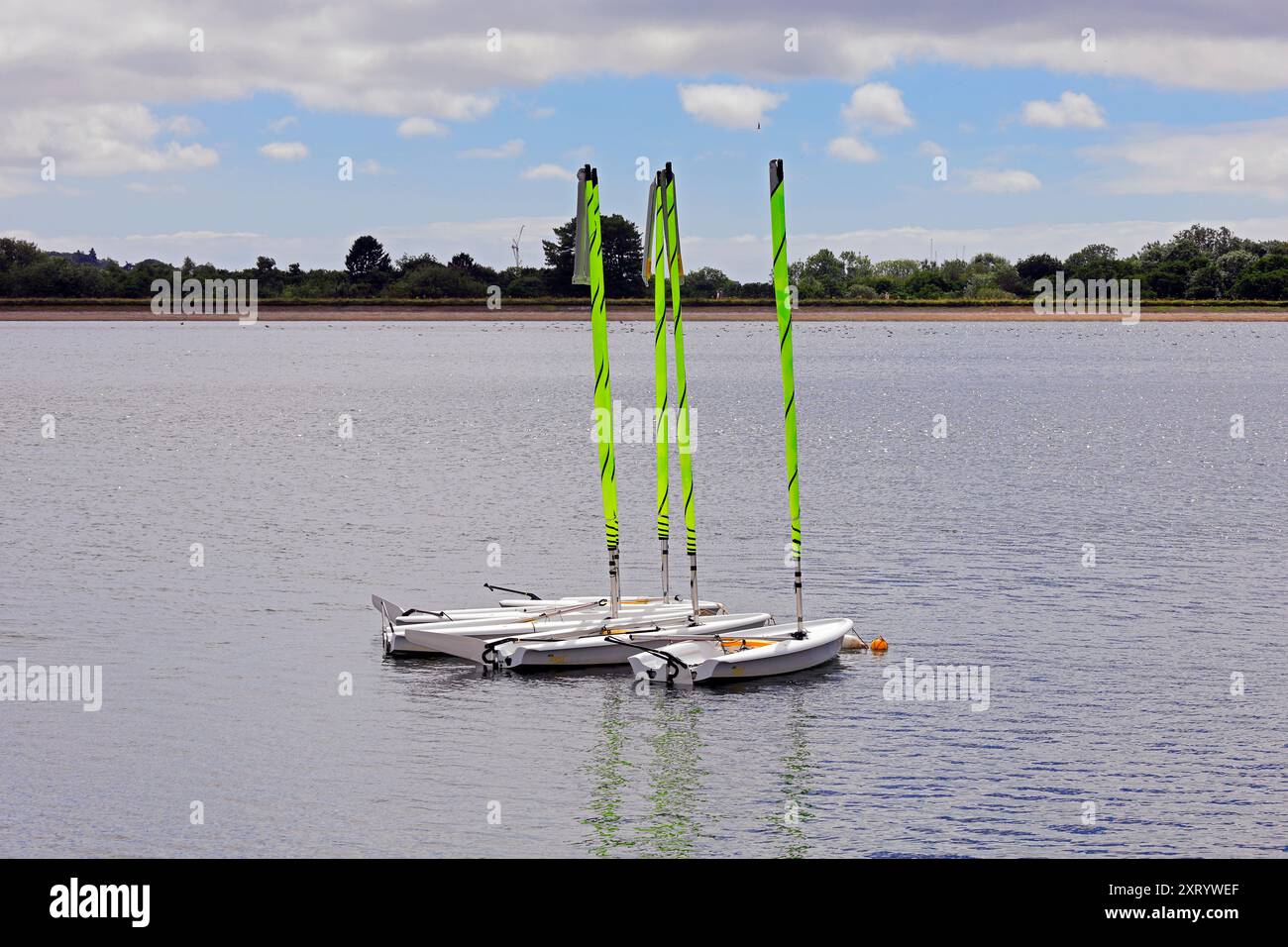 Vertäute Boote, Llanishen Reservoir, Cardiff. Vom August 2024 Stockfoto