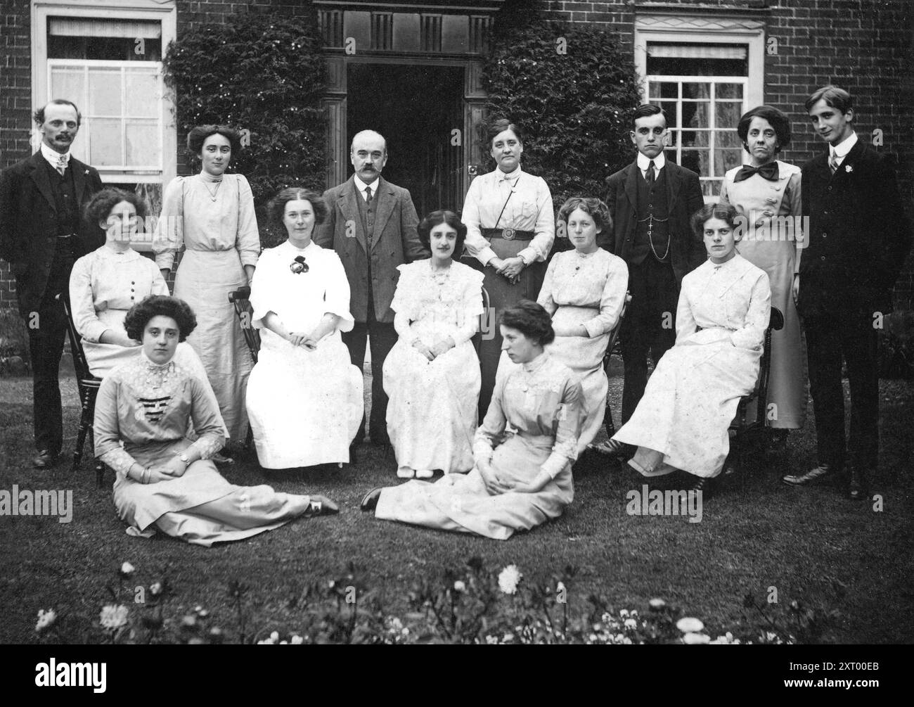 Außenporträt der Familie Edwardians Stockfoto