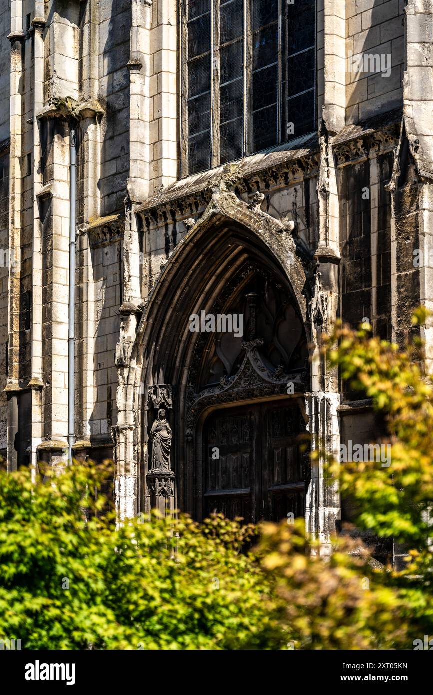 Eingang zur Eglise Saint-Godard, mittelalterliche katholische Kirche im Renaissance- und flämischen gotischen Stil, im Stadtzentrum von Rouen, Normandie, Frankreich Stockfoto