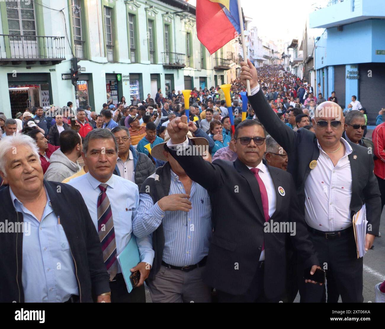 PLANTON TRANSPORTISTAS Quito, Montag, 12. August 2024 Fluggesellschaften sitzen im El Ãrbolito Park in Quito, um Sicherheit, Kontrolle von digitalen Betreibern und Geschwindigkeitskontrollen zu fordern Fotos Rolando Enriquez Quito Pichincha Ecuador SOI PLANTON TRANSPORTISTAS cf0a2e808f303b3fa37b789ff1478b2e Copyright: XENRIQUEZx Stockfoto