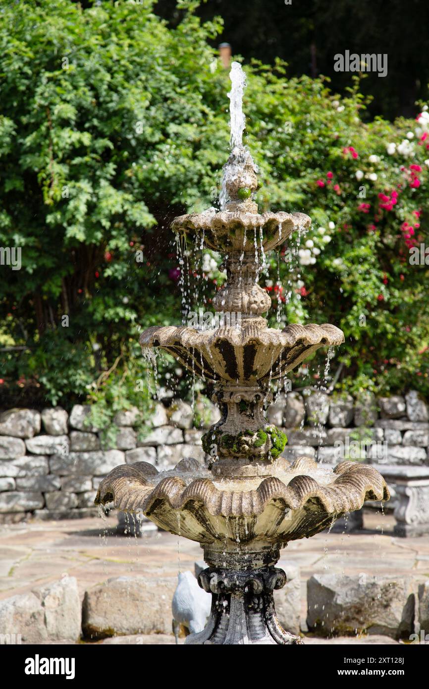 Brunnen im ummauerten Garten, Ballindalloch Castle, Banffshire, Schottland Stockfoto