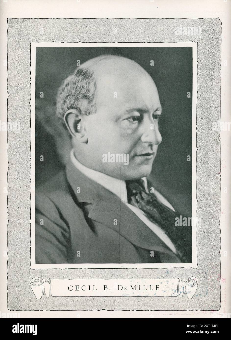 CECIL B. DeMille Porträt aus Broschüre / Programm für DIE TEN-GEBOTE 1923 Regisseur CECIL B. DeMille Story Jeanie Macpherson Famous Players - Lasky Corporation / Paramount Pictures Stockfoto