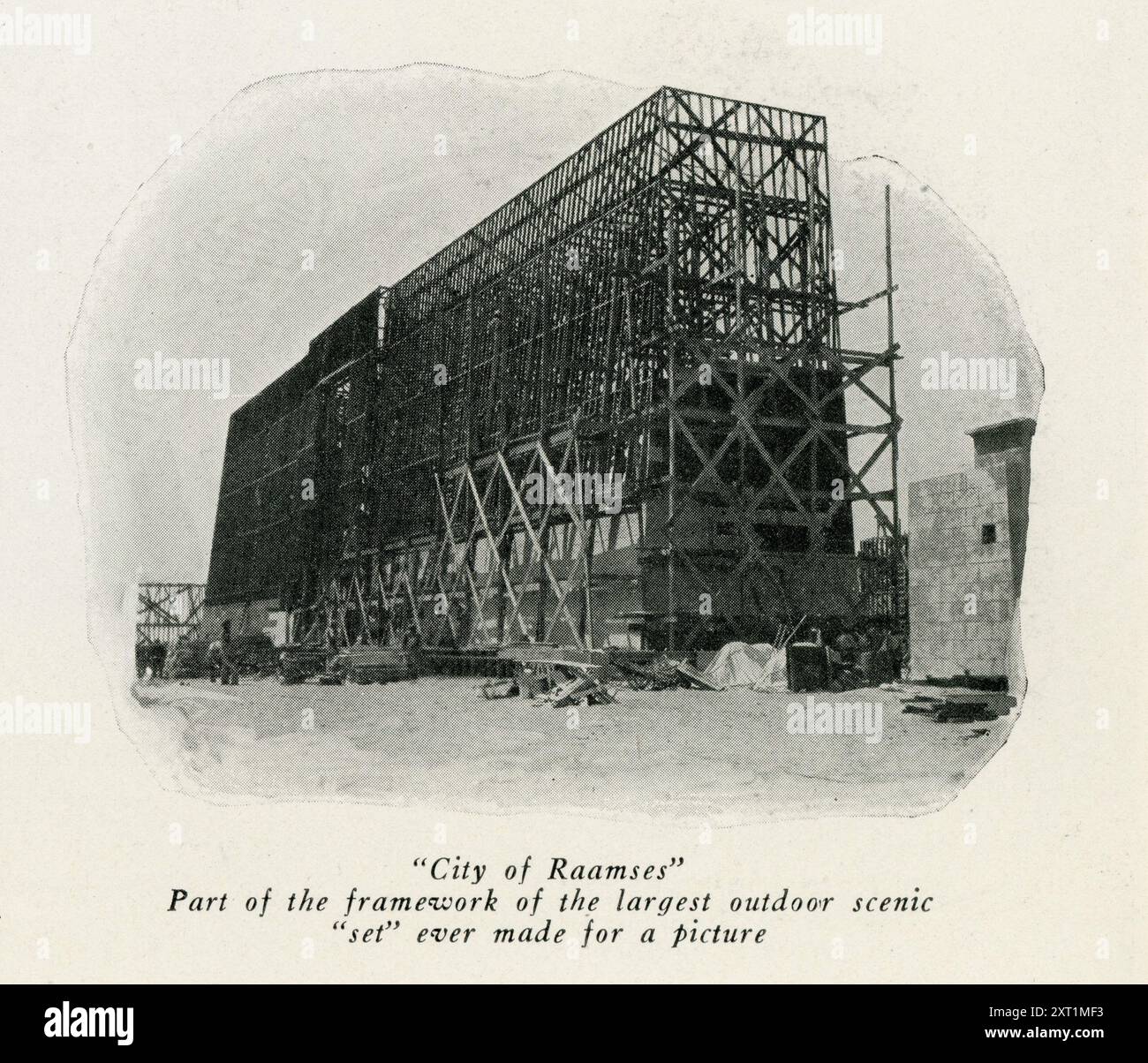 Bau der Stadt der Pharaonen in den Guadalupe Dunes, 170 Meilen nördlich von Los Angeles für DIE TEN-KOMMANDOS 1923 Regisseur CECIL B. DeMille Story Jeanie Macpherson Famous Players - Lasky Corporation / Paramount Pictures Stockfoto