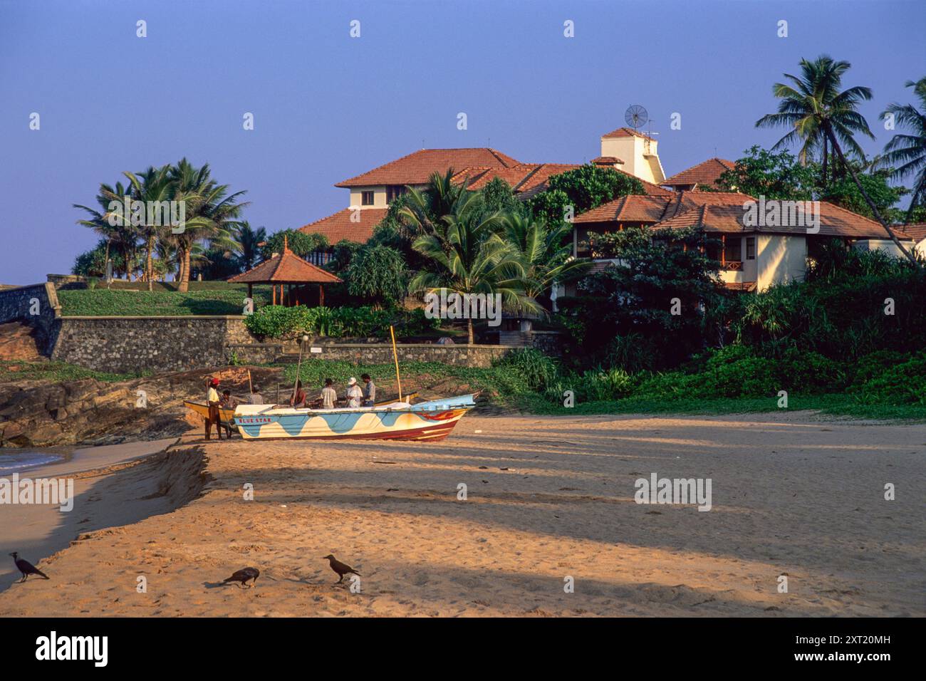 Saman Villas vom Induruwa Beach in der Nähe von Bentota, Südprovinz, Sri Lanka. Archivbild, das 2001 aufgenommen wurde Stockfoto