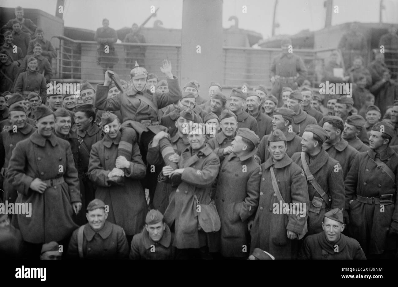 77. Jungs auf AQUITANIA, zwischen 1915 und 1920. Stockfoto