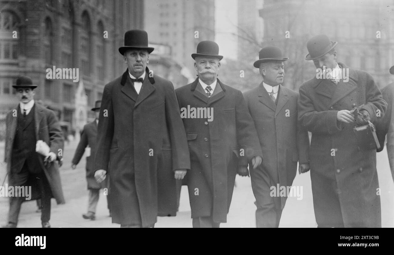 Marshall Henkel, Jose Santos Zelaya, W.G. Dempsey, 1913. Shows (von links nach rechts) US Marshall Henkel, General Jose Santos Zelaya, ehemaliger Präsident von Nicaragua, und W.G. Dempsey. Henkel verhaftete Zelaya wegen Mordes. General Jose Santos Zelaya erwachte aus dem Schlaf und verhaftete mitten in der Nacht in New York City von US Marshall Henkel wegen Mordes. Er wurde im Gefängnis Tombs inhaftiert, aufgrund eines auslieferungsvertrags mit der Regierung von Nicaragua. Zelaya wurde in Abwesenheit des Mordes vom Regime seiner Nachfolger in Nicaragua angeklagt und verurteilt. Stockfoto