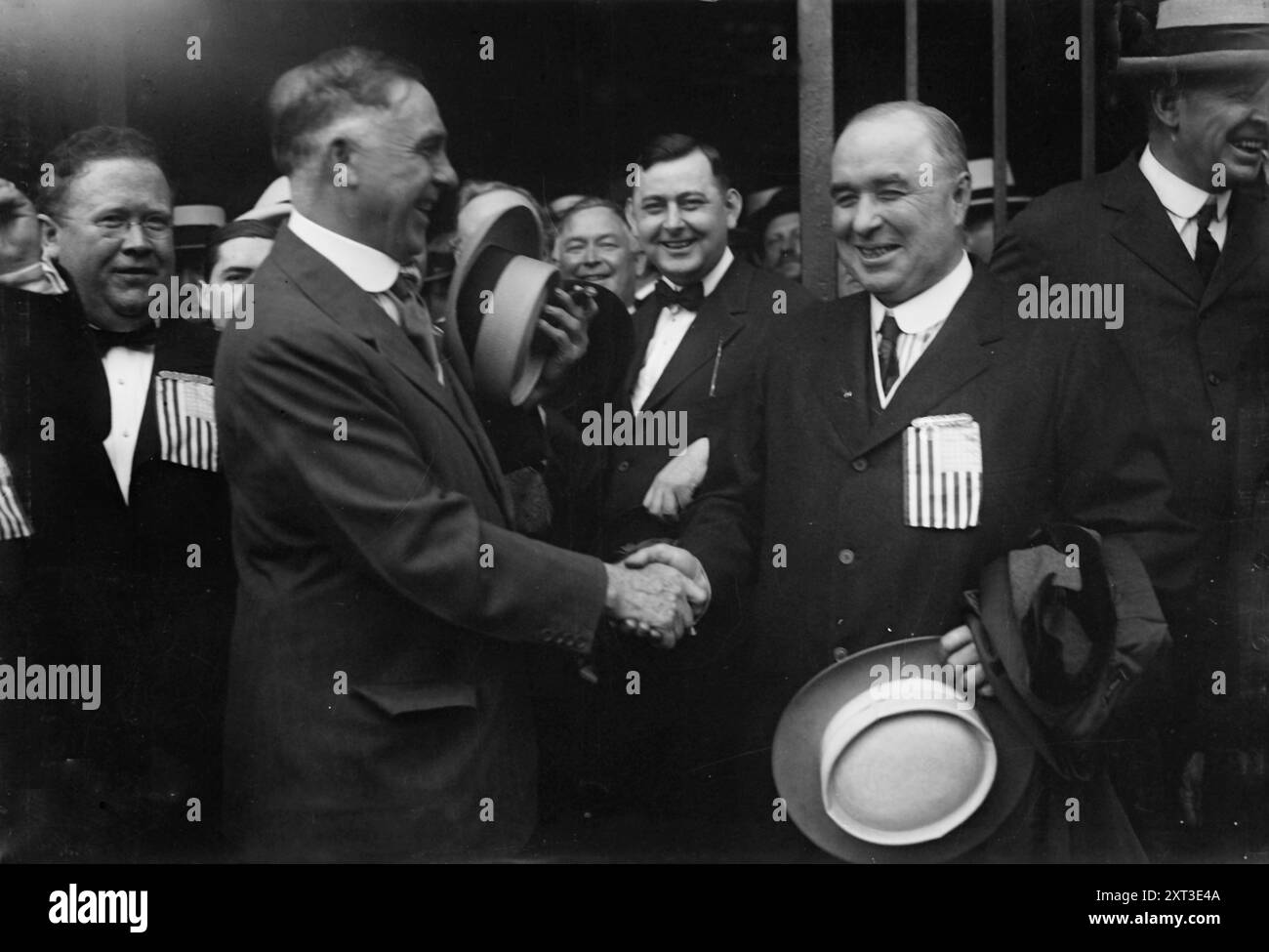 Taggart &amp; R. Sullivan, 1916. Zeigt Thomas Taggart (1856–1929) (links), Senator aus Indiana, und Roger Sullivan (1861–1970), Mitglied der Demokratischen Organisation des Cook County, auf der Democratic National Convention 1916 in St. Louis, Missouri vom 14. Bis 16. Juni. Stockfoto