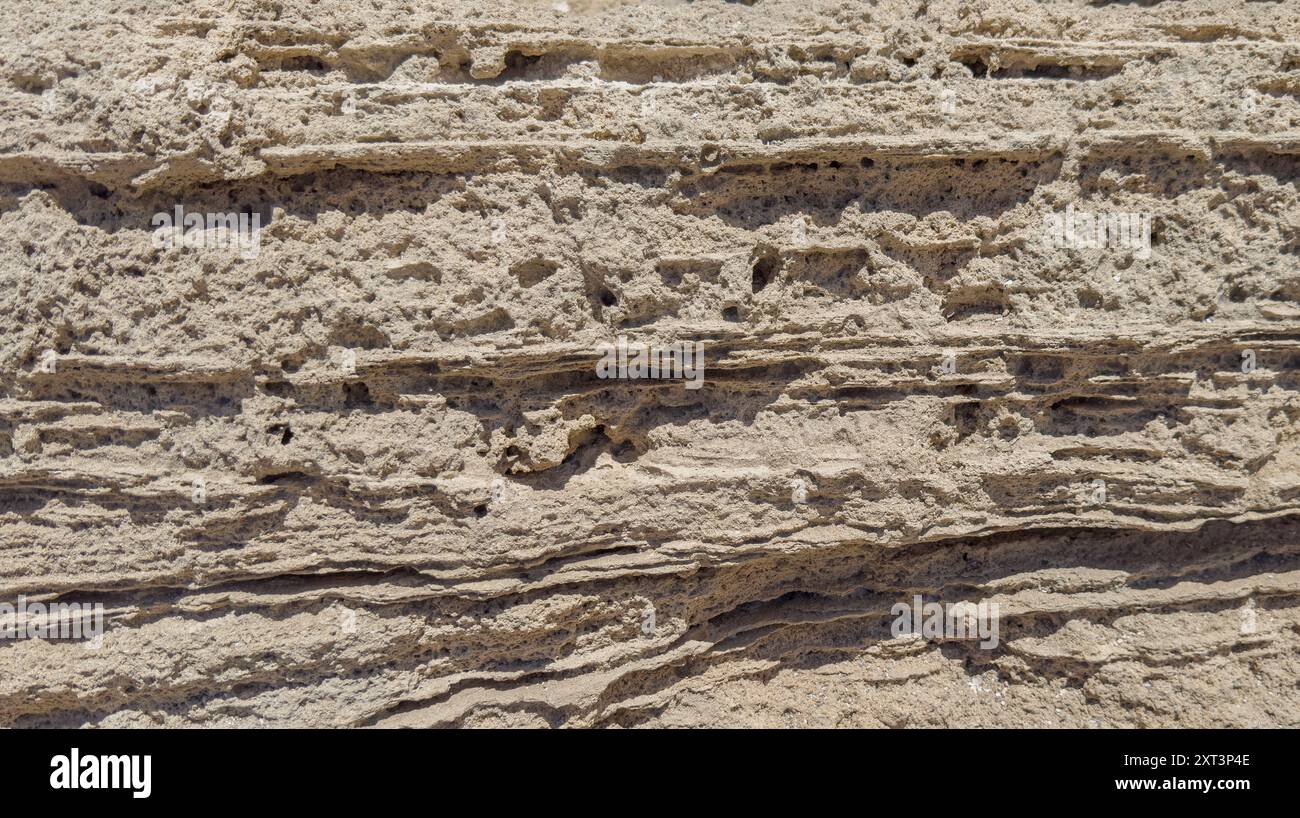 Geologische Kalksteinformation Ponta do Trobao, geologische Stätte schöne Stadt Peniche in Portugal Stockfoto