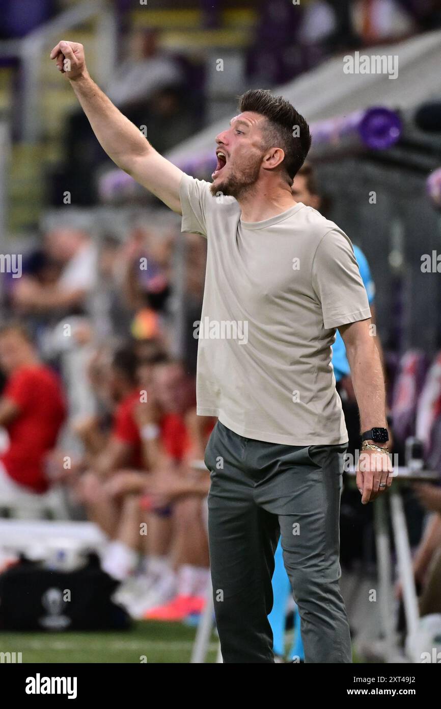 Brüssel, Belgien August 2024. Der Cheftrainer der Union Sebastien Pocognoli reagiert am Dienstag, den 13. August 2024, in Anderlecht, Brüssel, während eines Fußballspiels zwischen der belgischen Royale Union Saint-Gilloise und der tschechischen SK Slavia Praha. Praha gewann das erste Leg mit 3:1. BELGA FOTO LAURIE DIEFFEMBACQ Credit: Belga News Agency/Alamy Live News Stockfoto