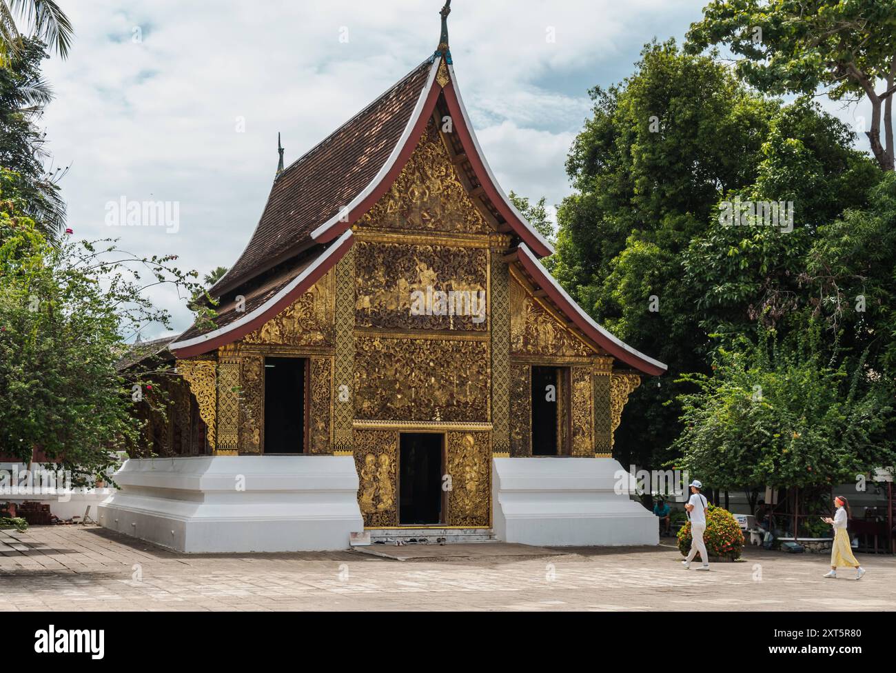 Asien Kultur und Natur Reiseziele in Laos Trauerkapelle im buddhistischen Tempel an der Nordspitze der Luang Prabang Halbinsel Laos Stockfoto