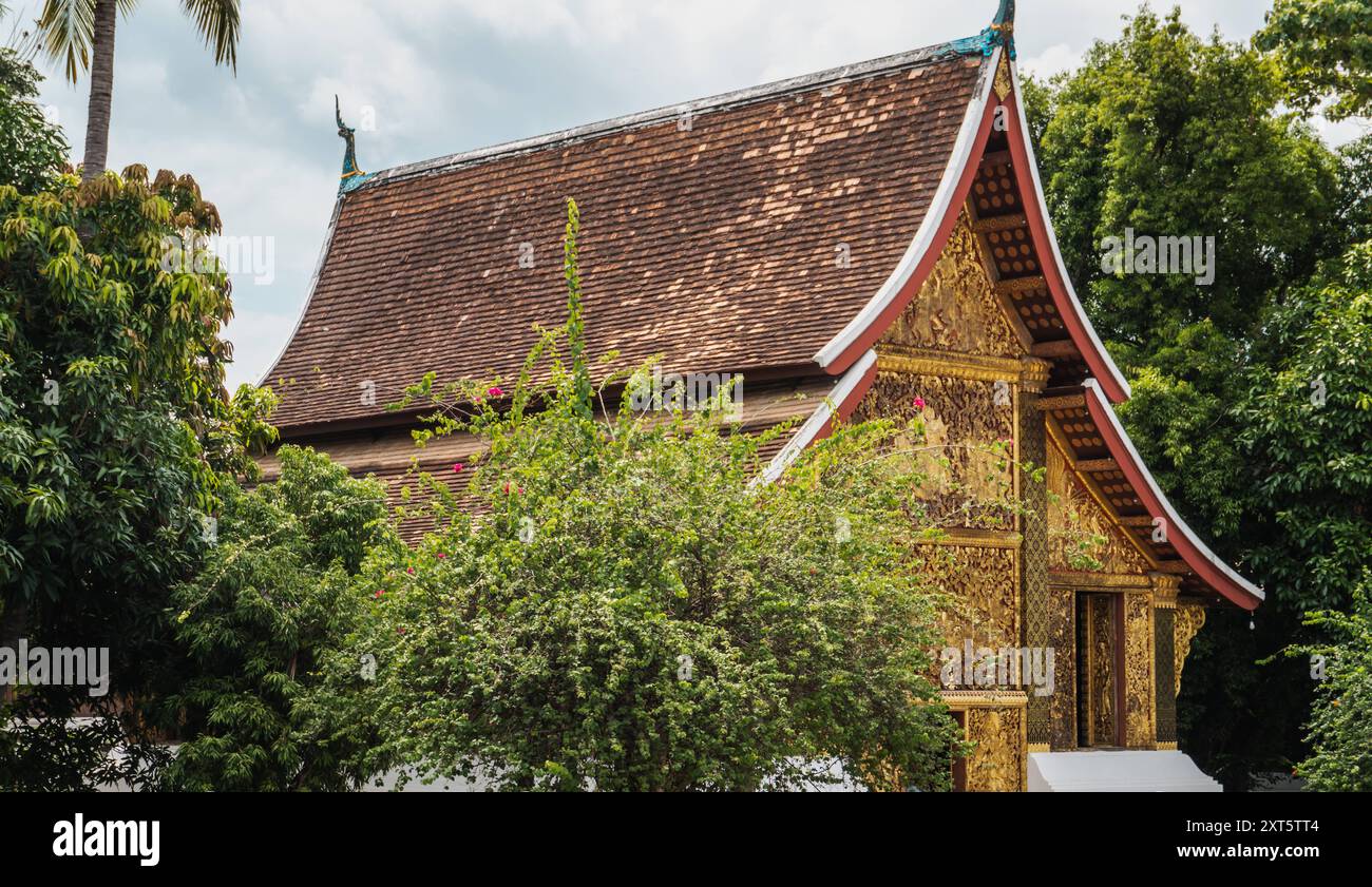 Asien Kultur und Natur Reiseziele in Laos Trauerkapelle im buddhistischen Tempel an der Nordspitze der Luang Prabang Halbinsel Laos Stockfoto