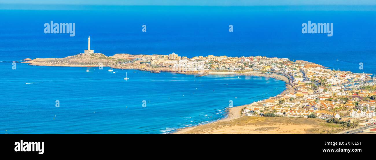 Luftaufnahme von Cape Palos in der Nähe von La Manga und Mar Menor beliebte spanische Strandresort-Urlaubsstadt in Murcia Spanien mit Leuchtturm Stockfoto