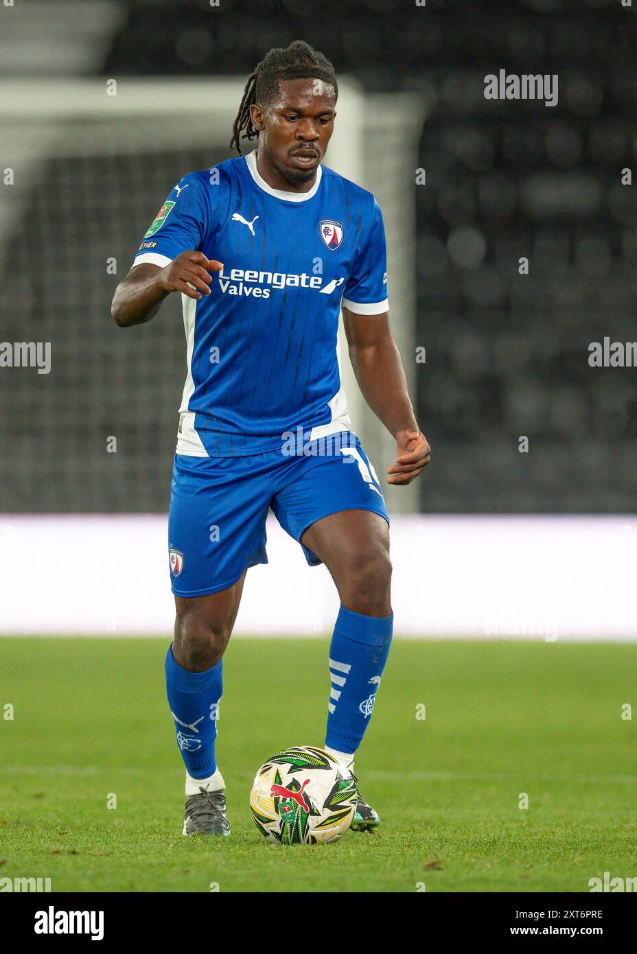 Derby, Großbritannien. August 2024. Tim AKINOLA vom Chesterfield FC mit dem Ball während des Carabao Cup-Spiels Derby County gegen Chesterfield im Pride Park Stadium, Derby, Vereinigtes Königreich, 13. August 2024 (Foto: Mark Dunn/News Images) in Derby, Vereinigtes Königreich am 13. August 2024. (Foto: Mark Dunn/News Images/SIPA USA) Credit: SIPA USA/Alamy Live News Stockfoto