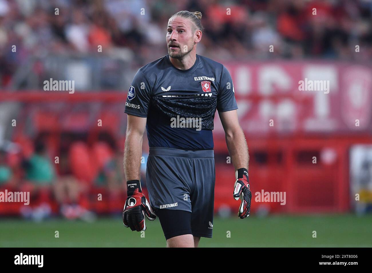 Enschede, Deutschland. August 2024. Fussball UEFA Champions League Qualifikation 3. Runde FC Twente - FC Salzburg am 13.08.2024 im Stadion de Grolsch Veste in Enschede Lars Unnerstall Foto: Revierfoto Credit: ddp Media GmbH/Alamy Live News Stockfoto