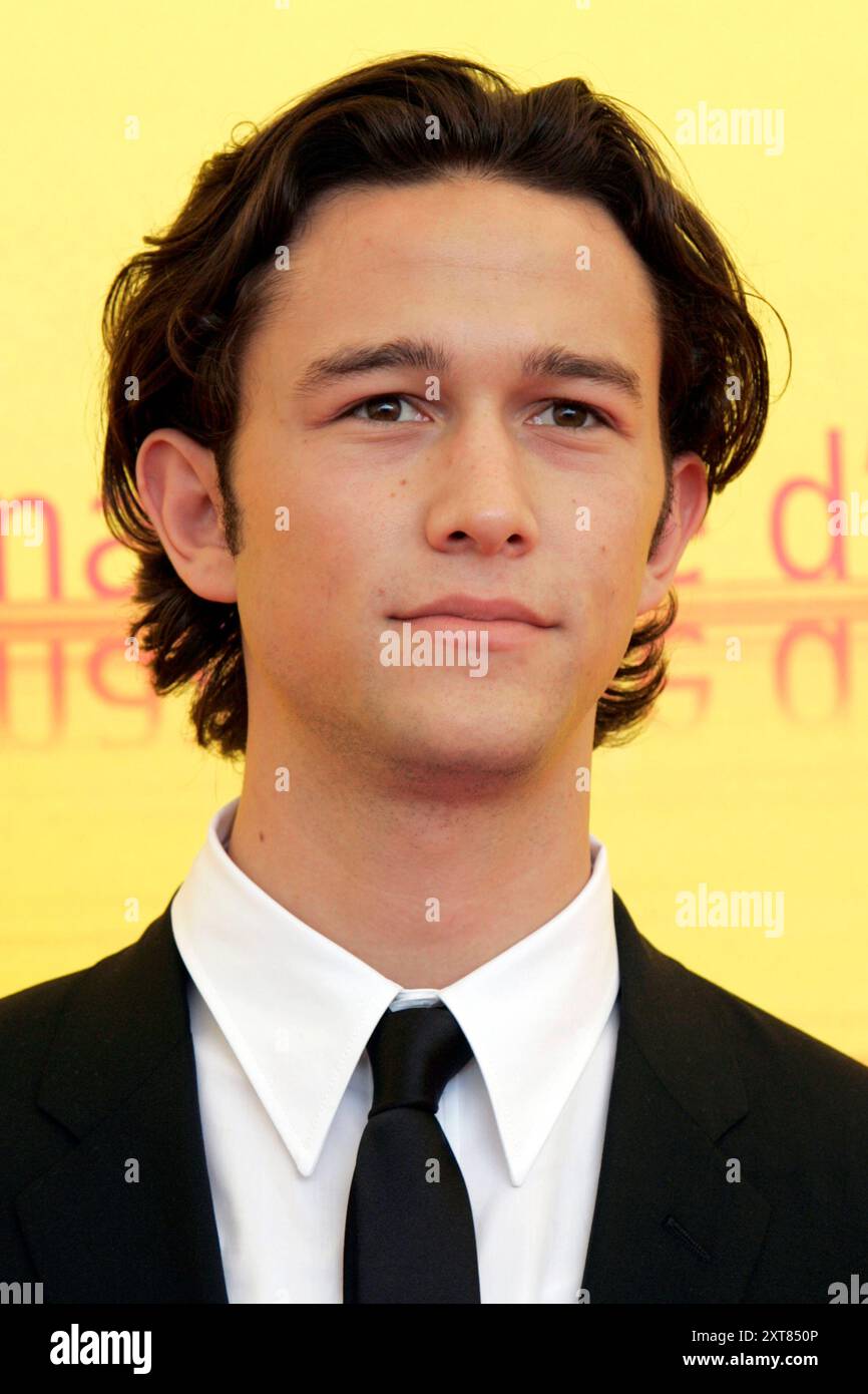 Joseph Gordon-Levitt beim Photocall zum Kinofilm mysteriöse Haut - unter die Haut auf der Biennale di Venezia 2004 / 61. Internationale Filmfestspiele von Venedig im Palazzo del Casino. Venedig, 03.09.2004 *** Joseph Gordon Levitt beim Fotobesuch für den Film mysteriöse Haut unter der Haut auf der Biennale di Venezia 2004 61 Venedig International Film Festival im Palazzo del Casino Venedig, 03 09 2004 Foto:xD.xBedrosianx/xFuturexImagex Skin 4929 Stockfoto