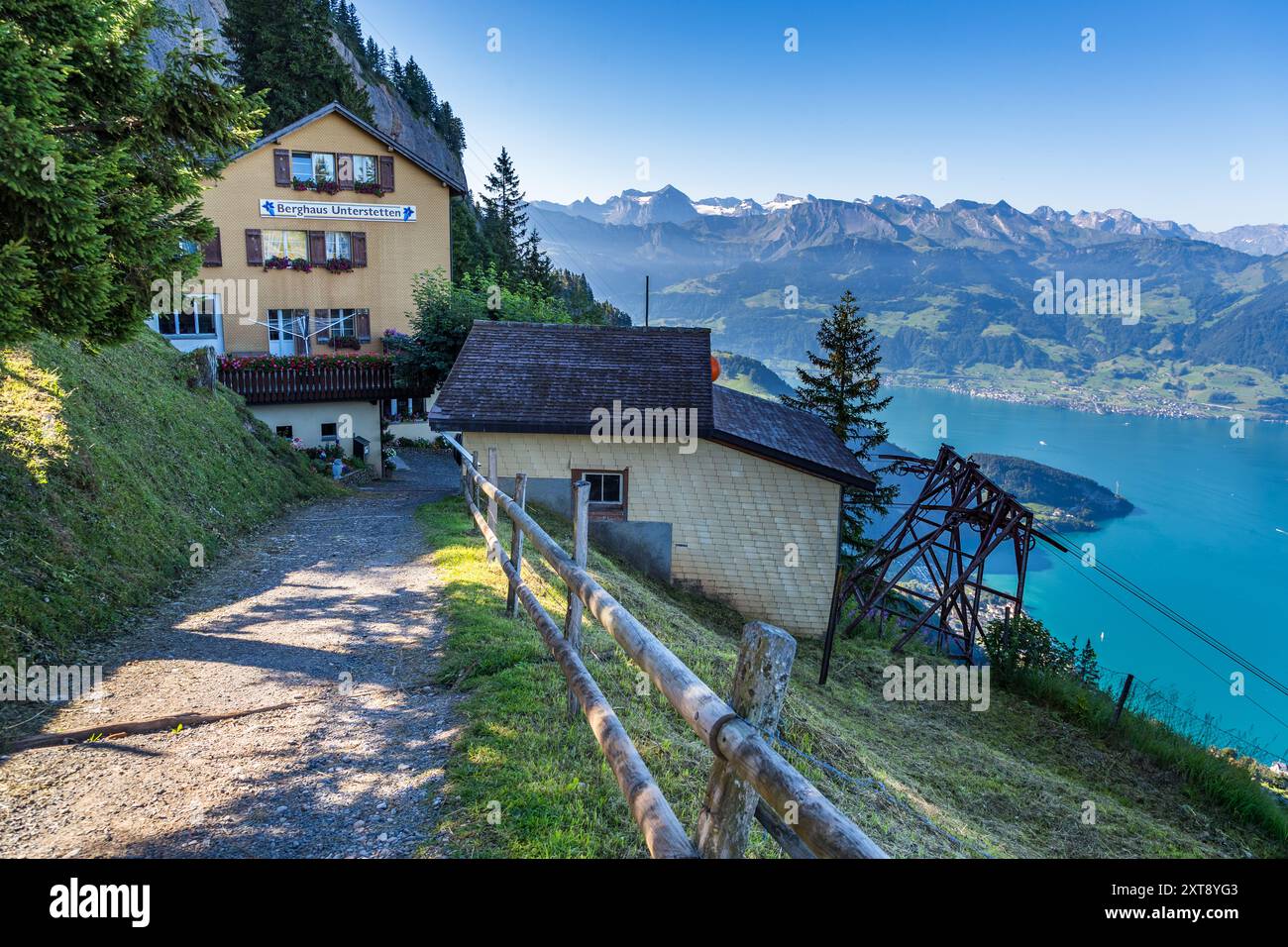Blick auf den Vierwaldstättersee vom Berghaus Unterstetten. Scheideggstrasse, Arth, Schwyz, Schweiz Stockfoto